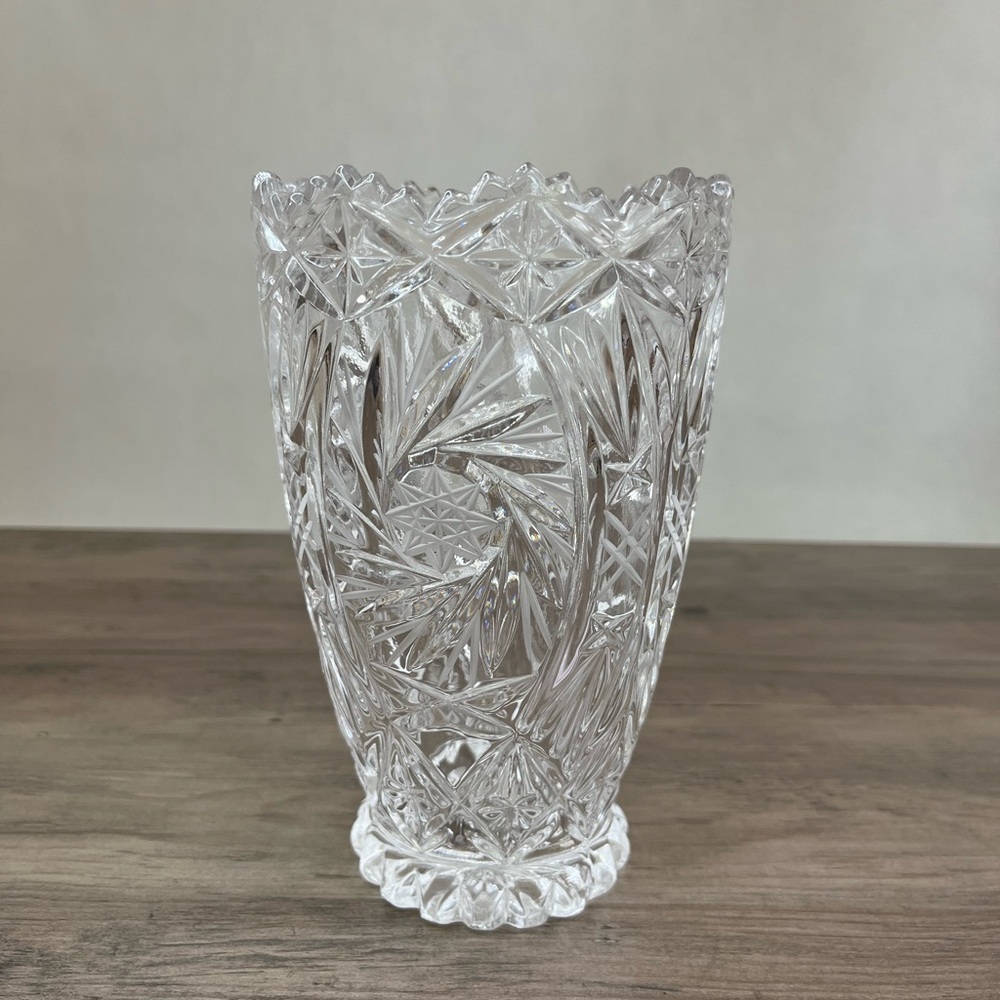 Elegant Vintage Pinwheel Star of David 24% Lead Hand Cut Crystal 7" Vase
